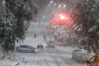 Νέες χιονοκαταιγίδες και αστραπές τώρα στην Αθήνα - Γιατί δεν πρέπει να μας τρομάζουν