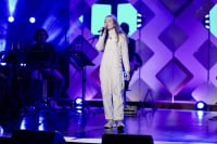 Eurovision 2022: Καθηλωτική η Αμάντα Γεωργιάδη Tenfjord στην πρώτη live ερμηνεία του «Die Together»