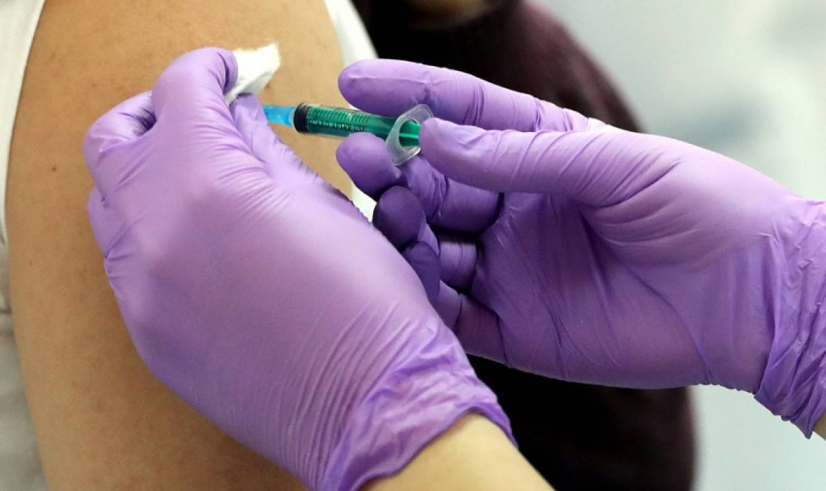 Emvolio.gov.gr: Η ώρα για τα εμβόλια για τις ηλικίες από 30 έως 39