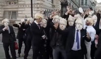 Βρετανία: 100 Τζόνσον τρολάρουν τον... Μπόρις - Στη φόρα βίντεο από 2013