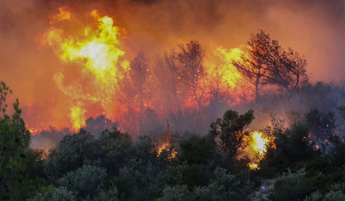 Φωτιά τώρα στο Πανόραμα Δράμας - Καίει δάσος στον Άγιο Παύλο