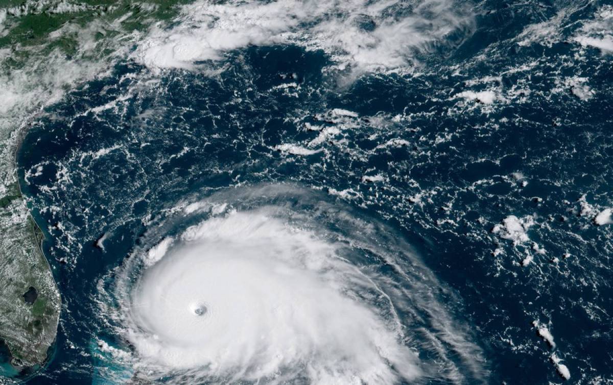 Επικίνδυνος και ισχυρότατος θεωρείται ο τυφώνας Dorian