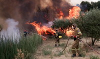 Ανεξέλεγκτη και με διάσπαρτες εστίες η φωτιά στην Ηλεία: Εκκενώνονται ακόμα 10 χωριά