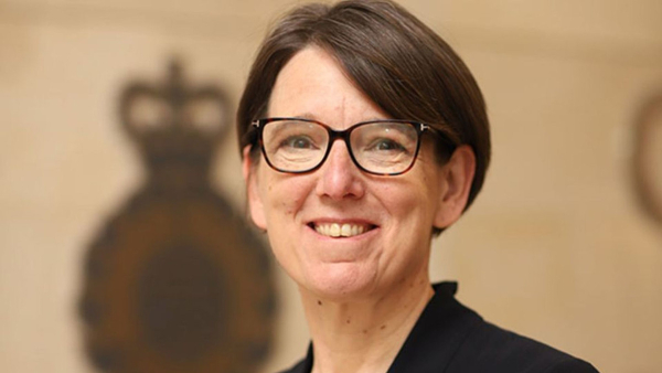 Βρετανία: Η Anne Keast-Butler έγινε η πρώτη γυναίκα επικεφαλής της υπηρεσίας πληροφορίων
