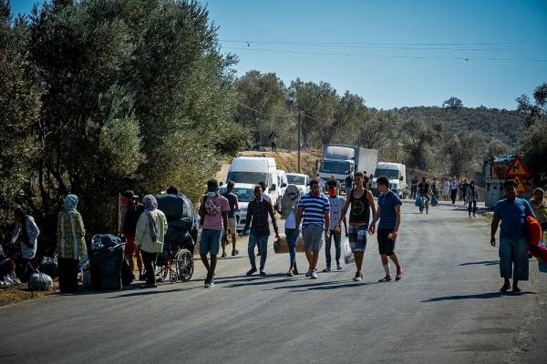 ΜΚΟ για Μόρια: Άμεση μεταφορά 12.500 προσφύγων και μεταναστών στην ενδοχώρα