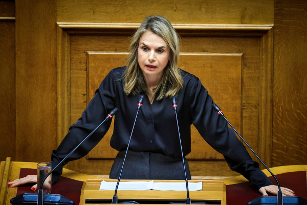 Μιλένα Αποστολάκη: Είστε απομονωμένοι και εκτεθειμένοι, έχετε ηθικά απωλέσει κάθε πολιτική νομιμοποίηση