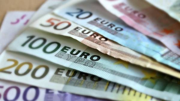Οικονομικά μέτρα για τον κορονοϊό: Αναστολή 75 ημερών για τις επιταγές