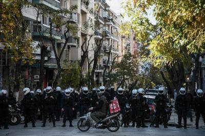 ΣΥΡΙΖΑ: Οι Μητσοτάκης - Χρυσοχοΐδης φέρουν την ευθύνη για τη σημερινή ντροπιαστική εικόνα