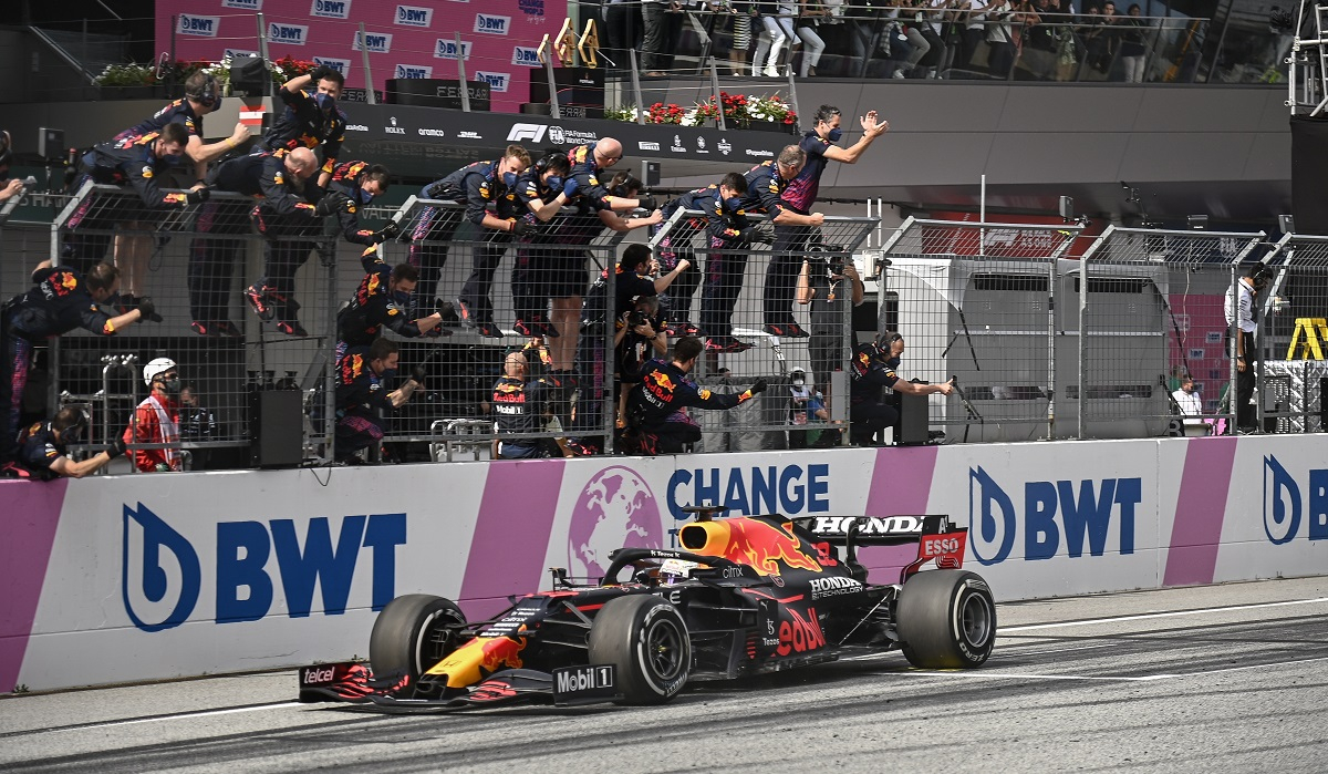 F1: Η Red Bull αγωνίζεται «εντός έδρας» αλλά ο Χάμιλτον «ποντάρει» στην νίκη