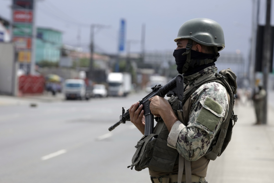 Εκουαδόρ: Στους δρόμους και σήμερα ο στρατός – Μάχη με εγκληματικές συμμορίες