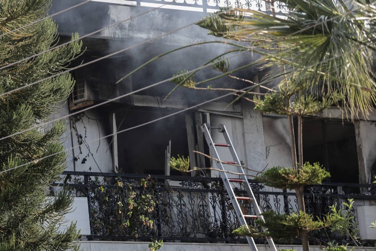Φωτιά σε διαμέρισμα στη Βούλα - Μία νεκρή