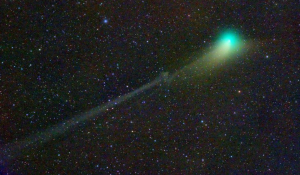 Πράσινος κομήτης πλησιάζει γρήγορα τη Γη (Βίντεο)