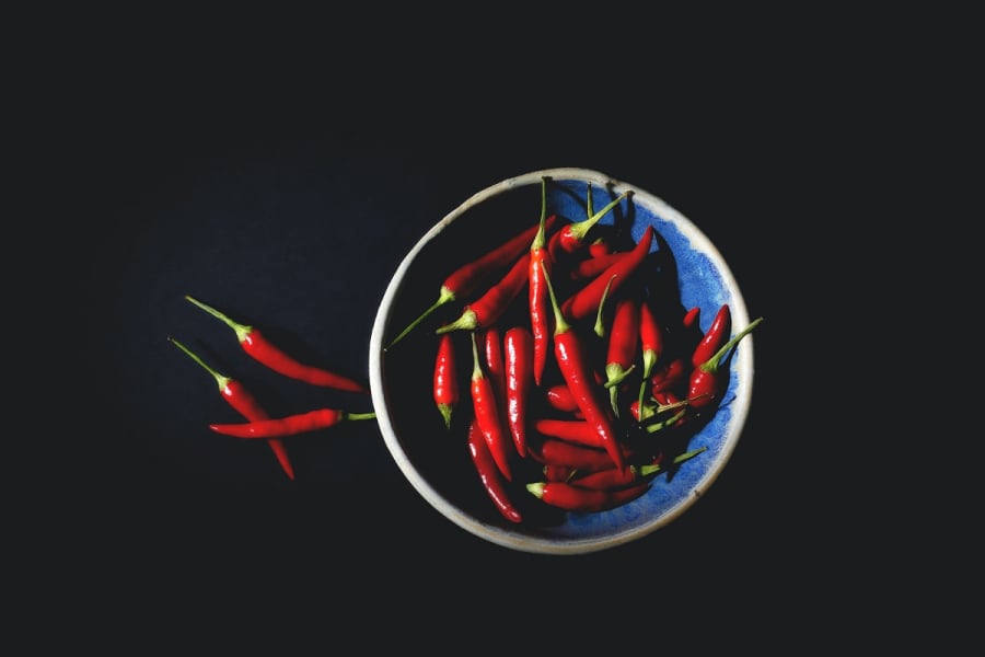 Καυτερή πιπεριά: Τα 10 σημαντικά οφέλη για την υγεία