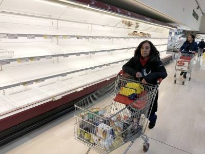 Κορονοϊός: Έκτακτες συσκέψεις στα σούπερ μάρκετ στην Ελλάδα μετά τα άδεια ράφια στην Ιταλία