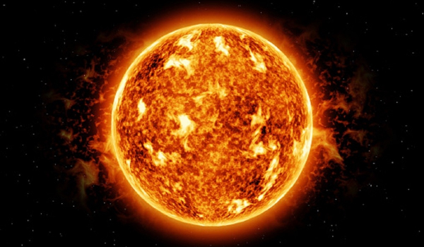 NASA: Ισχυρή ηλιακή έκλαμψη – Σύντομα θα φτάσει και στη Γη