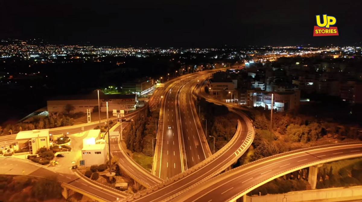 Οι έρημοι νυχτερινοί δρόμοι της Αθήνας UP'ο ψηλά