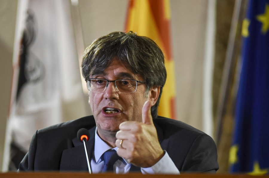 Ισπανία: Ο Κάρλες Πουτζδεμόν πρόθυμος να ανατρέψει τον Πέδρο Σάντσεθ