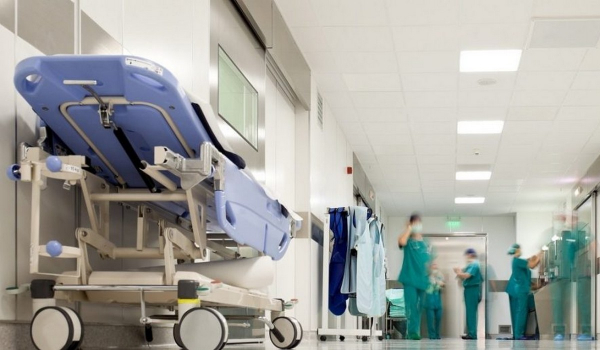 Κρήτη: Ασθενής έπαθε αμόκ και πήγε να πνίξει νοσοκόμα