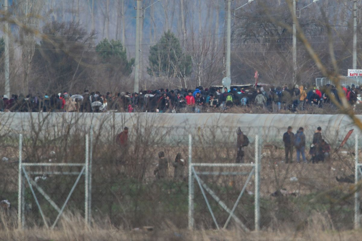 Milliyet: Τεράστιο καραβάνι προσφύγων ετοιμάζεται να περάσει στην Ευρώπη