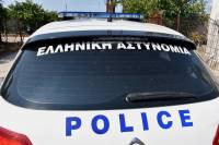Έφοδος της ΕΛ.ΑΣ. σε σπίτι στη Θεσσαλονίκη για συνάθροιση 7 ατόμων - Συλλήψεις και πρόστιμα