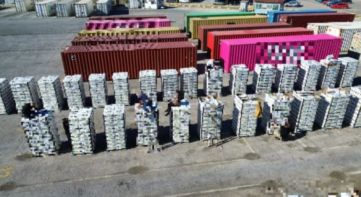 Πειραιάς: Εντοπίστηκαν 91 κιλά κοκαΐνης αξίας 4 εκατ. ευρώ σε κοντέινερ με μπανάνες