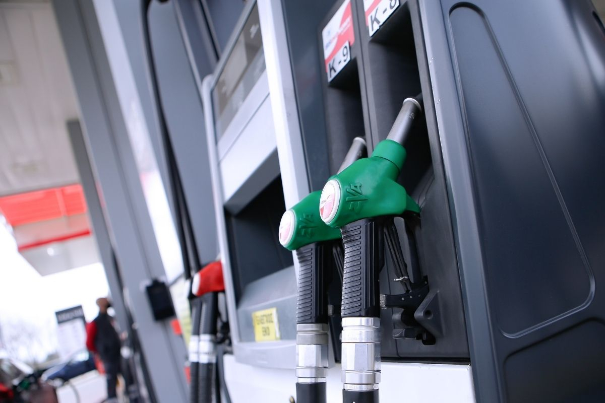 Επίδομα βενζίνης: Ο τρόπος για να πάρετε τα 13 ευρώ στην τράπεζα