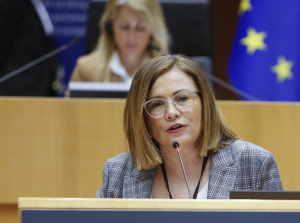 Μαρία Σπυράκη στο iEidiseis για την AstraZeneca: Αν χρειαστεί η ΕΕ θα φτάσει σε σύγκρουση μέχρις εσχάτων