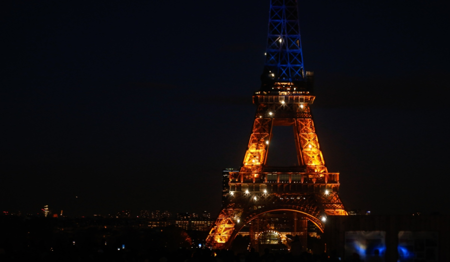 Η Γαλλία σβήνει τα φώτα: Στο σκοτάδι δημοτικά κτήρια και μνημεία για εξοικονόμηση ενέργειας
