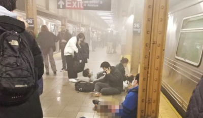 Νέα Υόρκη: Πυροβολισμοί με πολλούς τραυματίες στο μετρό - Εντοπίστηκαν και εκρηκτικοί μηχανισμοί (Βίντεο)