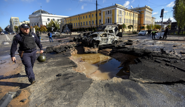 Βομβαρδισμός Κιέβου: «Απόγνωση» Πούτιν βλέπει η Δύση - Υπόσχεση Σολτς σε Ζελένσκι