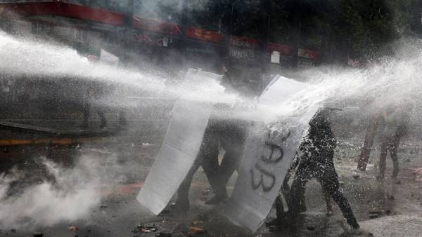 Χιλή: Δύο ακόμη νεκροί σε νέα επεισόδια - Τρίτος μήνας ταραχών στη χώρα