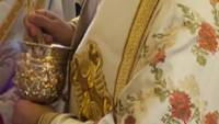 Σάλος με τον ιερέα που δεν δέχτηκε να κοινωνήσει παιδιά ΑμεΑ – Παρεξήγηση «είδε» η Εκκλησία
