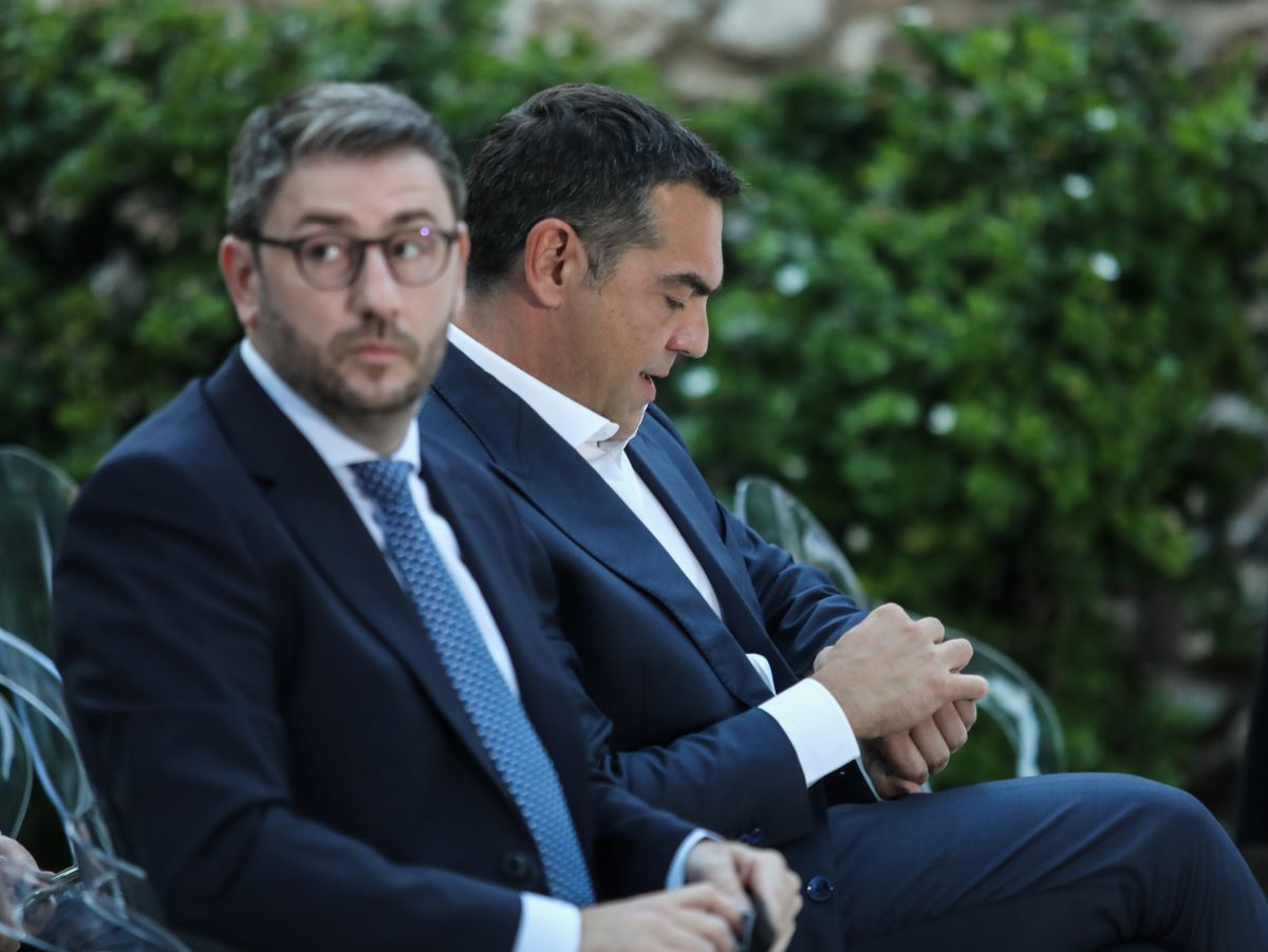 Ο Μητσοτάκης μεταφέρει την πίεση στο ΠΑΣΟΚ: «Ψηφίζεις Ανδρουλάκη, σου βγαίνει Τσίπρας»