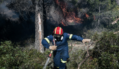 Σε εξέλιξη η φωτιά στην Κεφαλονιά: Εκκενώνεται προληπτικά οικισμός