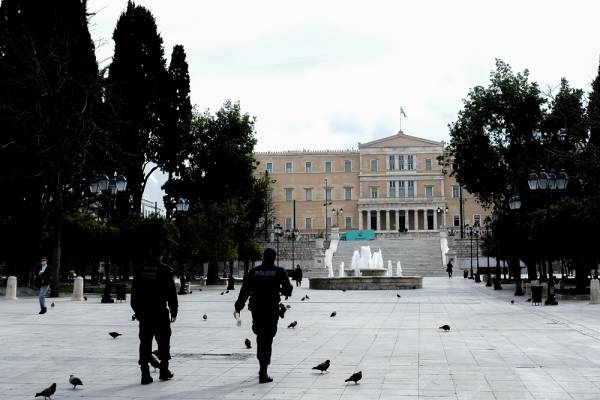 Κορονοϊός στην Ελλάδα: Πρόστιμο 5.000 ευρώ σε 92 πολίτες - «Έσπασαν» την καραντίνα