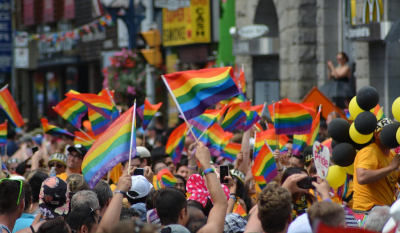 Ευλογιά των… ομοφυλόφιλων: Στιγματισμός, ομοφοβία - Σπάστε την απειλή του ρατσισμού