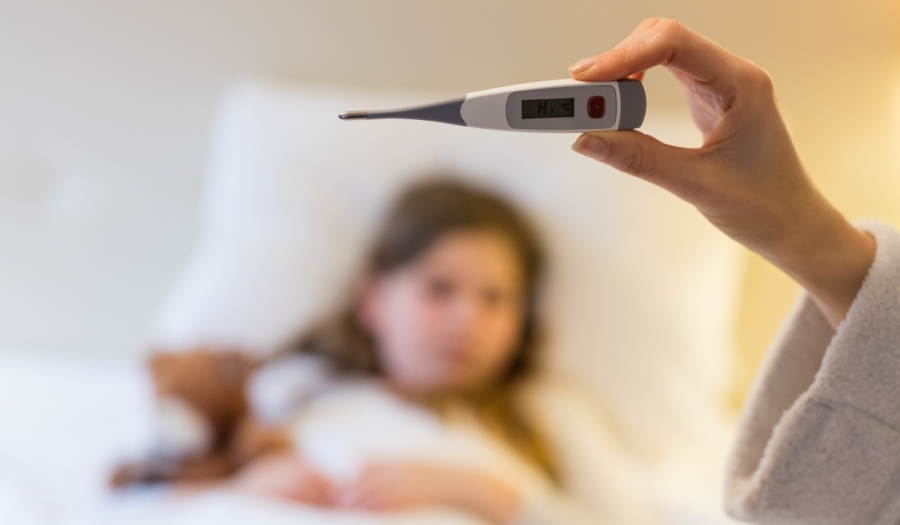 Γρίπη, Covid, RSV: Τι πρέπει να ξέρετε για τις λοιμώξεις - Τα συμπτώματα στα παιδιά