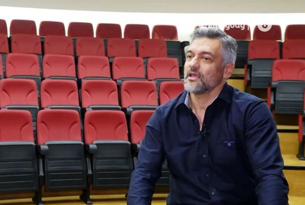 Στέλιος Κρητικός για το bullying που δέχτηκε: «Για τον κόσμο είναι τεράστιος σκηνοθέτης και ηθοποιός …»