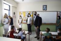 Μητσοτάκης σε μαθητές δημοτικού: «Θαυμάζω τη συνέπειά σας»