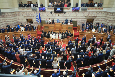 Ορκίστηκαν οι «300» της Βουλής: Τα καρέ της ορκωμοσίας - Φωτογραφίες και βίντεο