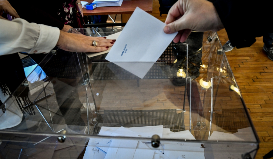Εκλογές ΚΙΝΑΛ: Πολύ μεγάλη η συμμετοχή στην Πάτρα - Ουρές στα εκλογικά κέντρα