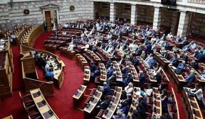ΠΝΠ για ΕΚΑΒ και e-ΕΦΚΑ: Κατά τάσσονται ΣΥΡΙΖΑ και ΚΚΕ, επιφύλαξη από τα υπόλοιπα κόμματα της αντιπολίτευσης