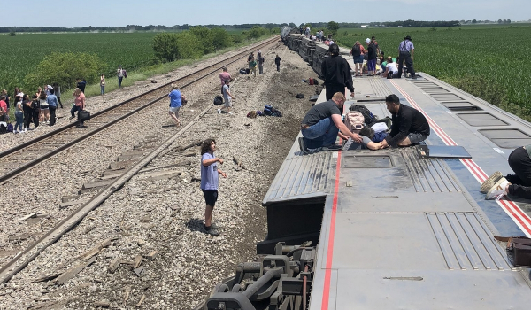 ΗΠΑ: Τρένο εκτροχιάστηκε στο Μιζούρι - Νεκροί και τραυματίες (δείτε βίντεο)