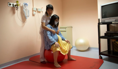 Απίστευτα πράγματα στην Κίνα: «Πότε θα κάνετε παιδί;» - Τα πιεστικά τηλεφωνήματα στις νεόνυμφες