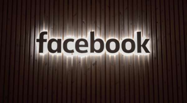 Facebook: Δεν θα απαγορεύει τις θεωρίες βάσει των οποίων ο κορονοϊός προήλθε από εργαστήριο