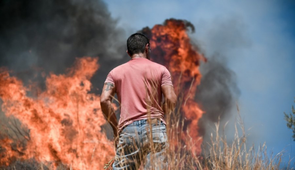 Νέα επικίνδυνη φωτιά στην Εύβοια - Αγωνία στο Φηγιά Καρύστου – Εκκένωση δυο οικισμών
