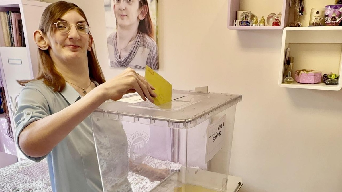 Εκλογές στην Τουρκία: Ψήφισε η ψηλότερη γυναίκα στον κόσμο