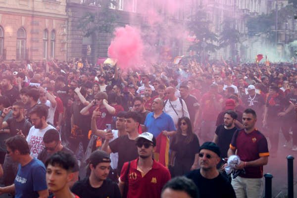 Europa League: Ξύλο μεταξύ οπαδών της Ρόμα και της Σεβίλλης στη Βουδαπέστη (Βίντεο)