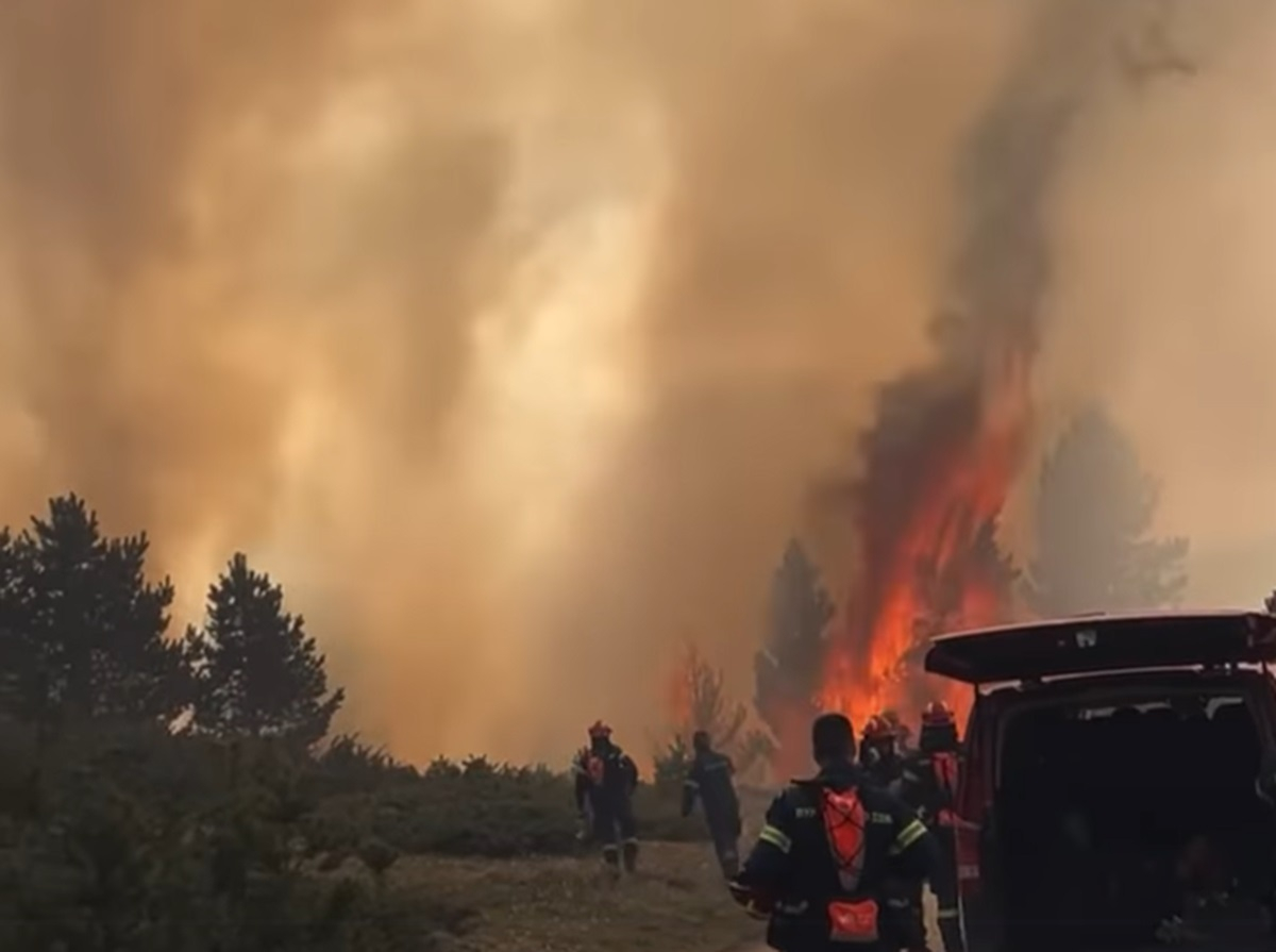 Φωτιά στα Πιέρια Όρη: Προς Κοζάνη το μέτωπο - Καίγεται καταφύγιο άγριας ζωής (Βίντεο)
