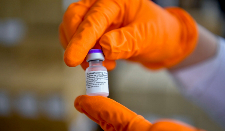 Μόσιαλος: Από 81,1-100% αποτρέπει τη σοβαρή νόσο σε μετάλλαξη Δ το εμβόλιο Pfizer